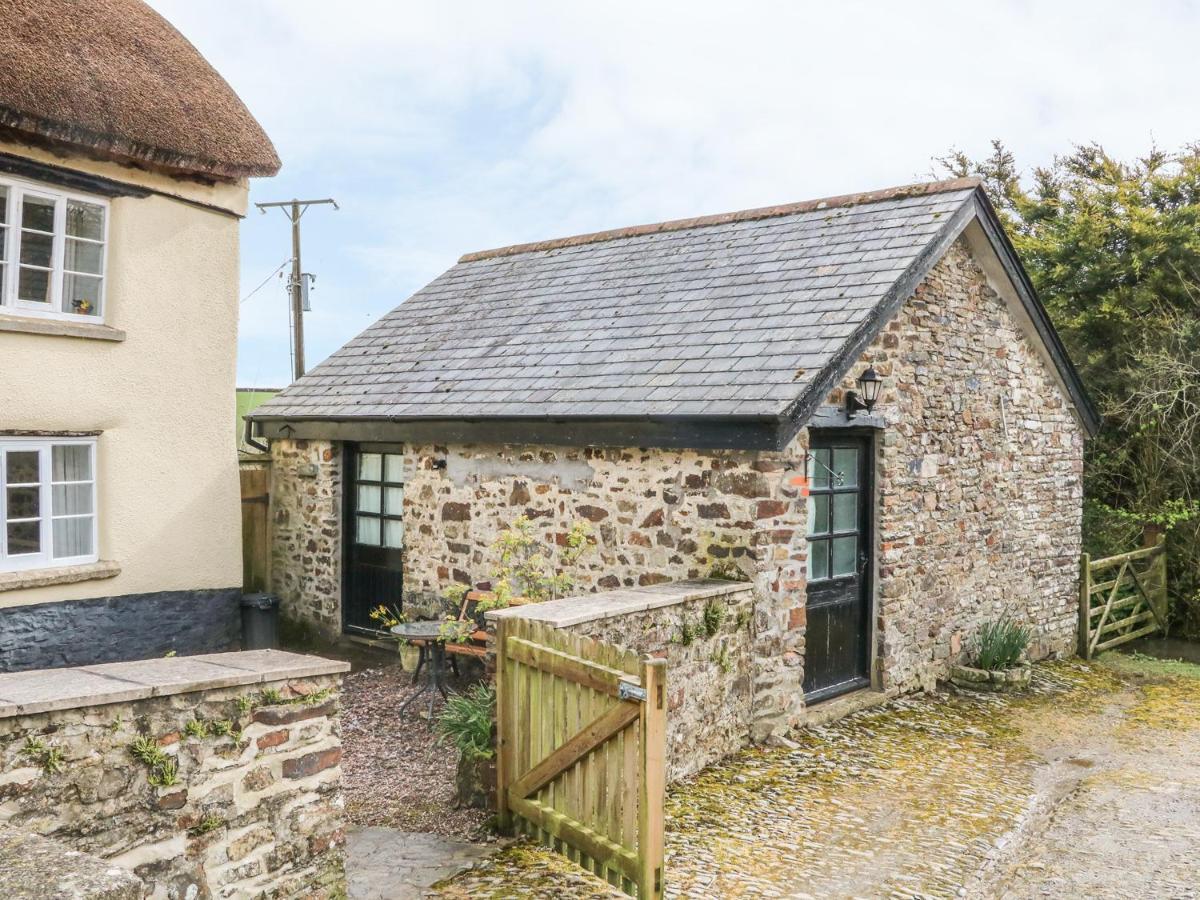The Old Workshop Villa Knowstone Exterior photo
